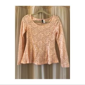 H&M lace peplum top